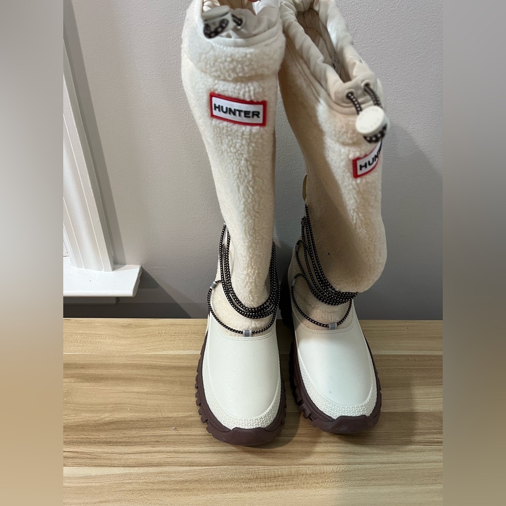 Hunter Cream and Brown Women's Winter Rain Boots - Picture 4 of 9